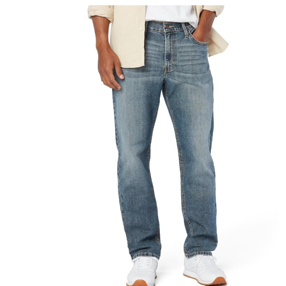 ✨️ HOST PICK ✨️ Levi Strauss Signature Men’s Athletic Fit Jeans